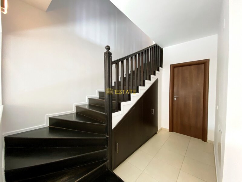 Aviatiei, metrou Aurel Vlaicu, vila P+2E, pod, 5 camere, 3 bai, curte 155 mp