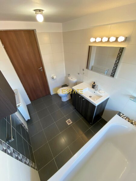 Aviatiei, metrou Aurel Vlaicu, vila P+2E, pod, 5 camere, 3 bai, curte 155 mp